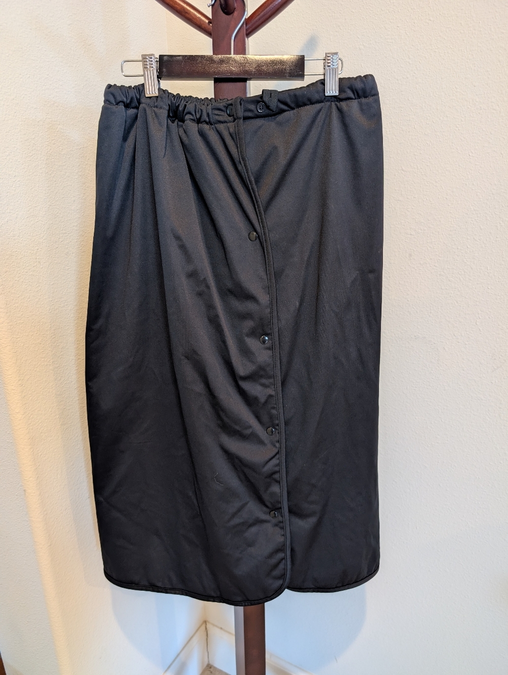 Bamboo Lined Black Spa-Style Towel Wrap - Picture 6 of 11